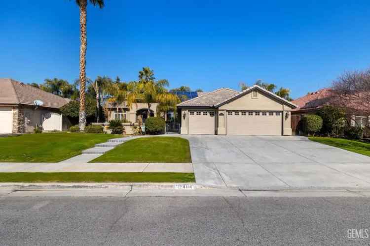 Single-family house For Sale in 12404, Tule River Way, Bakersfield, California