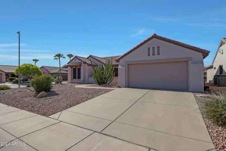 Single-family house For Sale in 15878, West Laurel Canyon Court, Surprise, Arizona