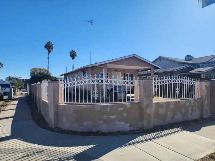 Single-family house For Sale in 4497, Altadena Avenue, San Diego, California