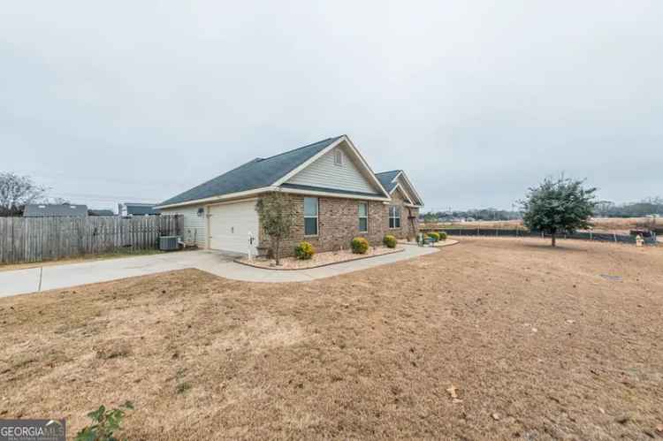 Single-family house For Sale in 412, Lavendar Lane, Perry, Georgia