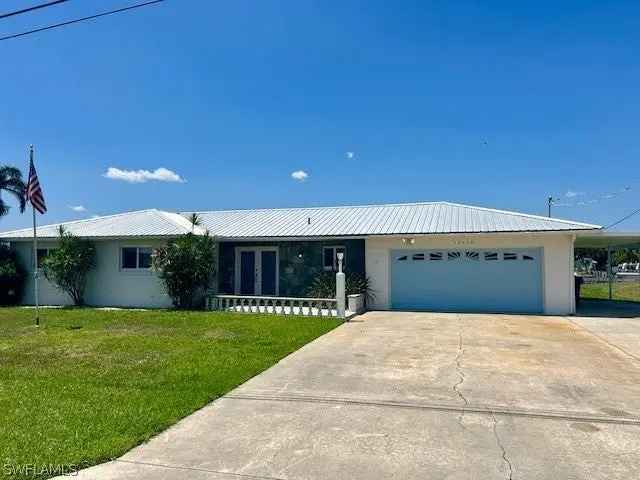 Single-family house For Sale in Fort Myers Shores, Florida