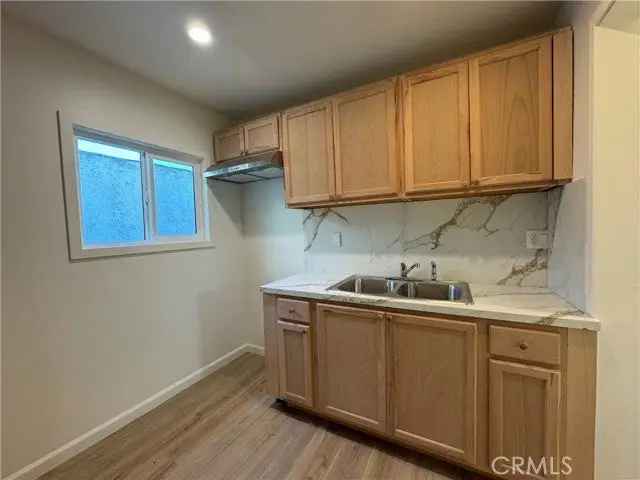 Single-family house For Sale in 1243, East 53rd Street, Los Angeles, California