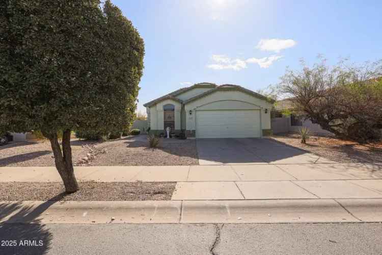 Single-family house For Sale in 15977, West Latham Street, Goodyear, Arizona