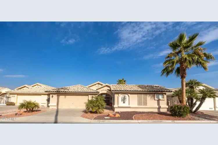 Single-family house For Sale in 14372, West Shawnee Trail, Surprise, Arizona