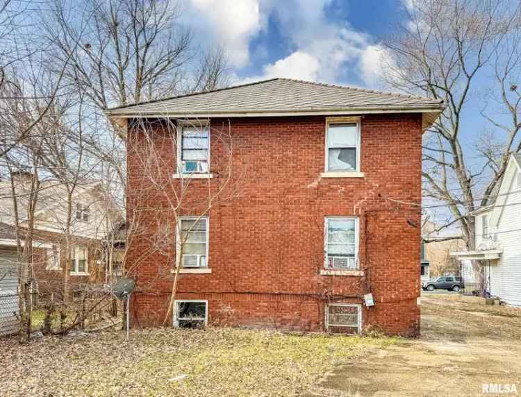 Multi-family house For Sale in 1104, North Ellis Street, Peoria, Illinois