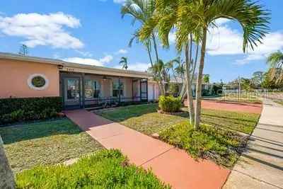 Single-family house For Sale in Bradenton, Florida