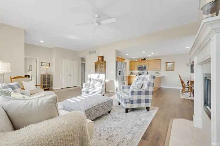 Condo For Sale in 10234, Woodland Ridge West, Fort Wayne, Indiana