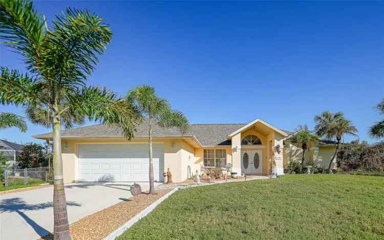 Single-family house For Sale in 18404, Lake Worth Boulevard, Port Charlotte, Florida