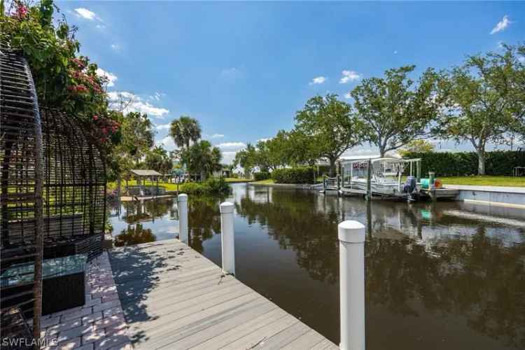 Single-family house For Sale in Fort Myers Shores, Florida