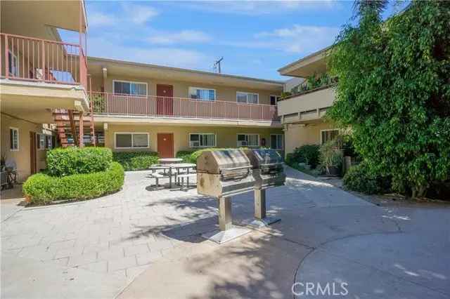 Multi-family house For Sale in 511, East Washington Avenue, Santa Ana, California