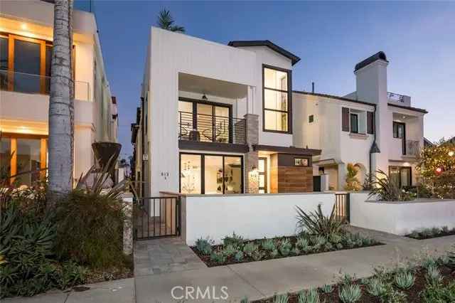 Single-family house For Sale in 512, Marguerite Avenue, Newport Beach, California