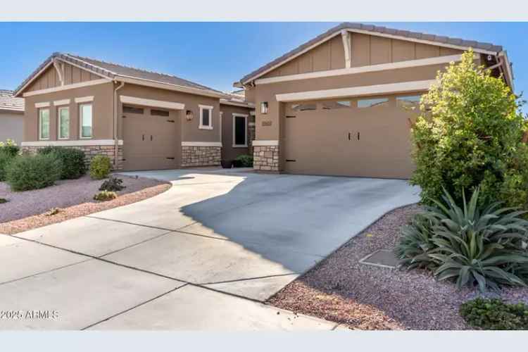 Single-family house For Sale in 19651, West Monterey Way, Buckeye, Arizona