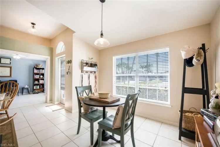 Single-family house For Sale in 801, Charlemagne Boulevard, East Naples, Florida