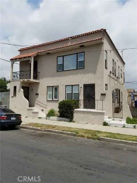 Multi-family house For Sale in 5116, South Budlong Avenue, Los Angeles, California