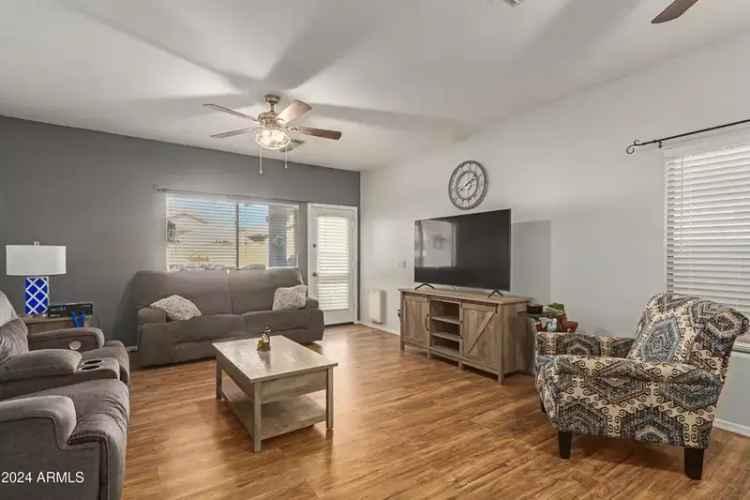 Single-family house For Sale in 13014, West Windrose Drive, El Mirage, Arizona