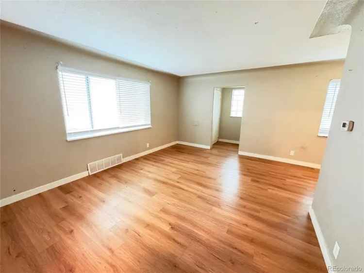 Multi-family house For Sale in 1450, Elmira Street, Aurora, Colorado