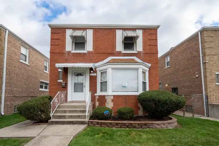 Single-family house For Sale in 10043, South Doctor Martin Luther King Junior Drive, Chicago, Illinois