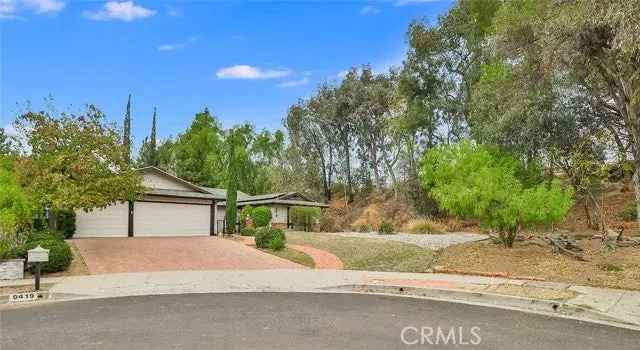 Single-family house For Sale in 9419, Brightwood Court, Los Angeles, California