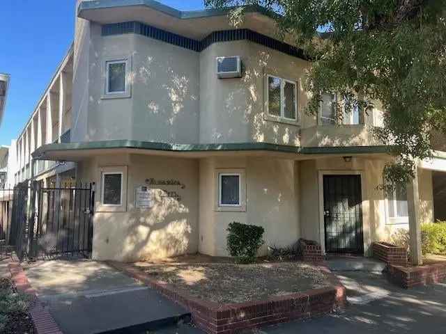 Multi-family house For Sale in Sacramento, California