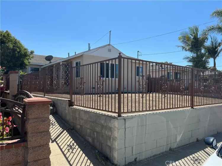 Single-family house For Sale in Torrance, California