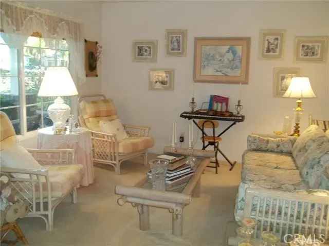 Single-family house For Sale in 1647, Shire Avenue, Oceanside, California