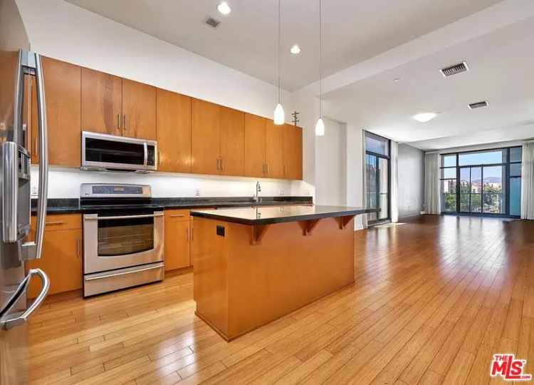 Condo For Sale in 3223, West 6th Street, Los Angeles, California