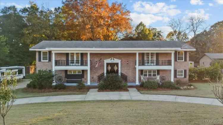 Single-family house For Sale in 214, Lakewood Drive, Enterprise, Alabama