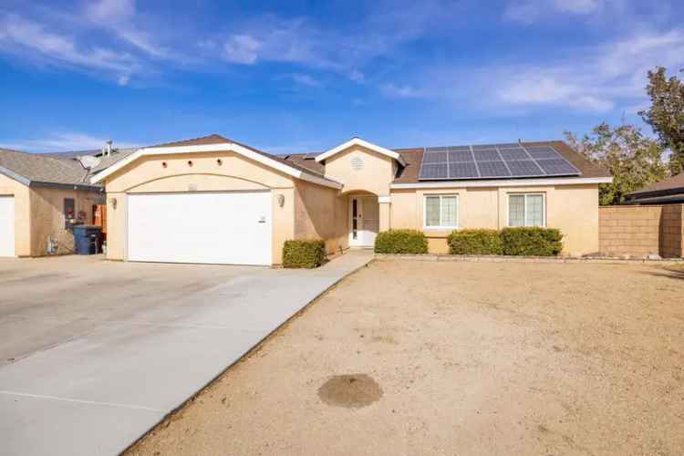 Single-family house For Sale in 3043, Echo Drive, Rosamond, California