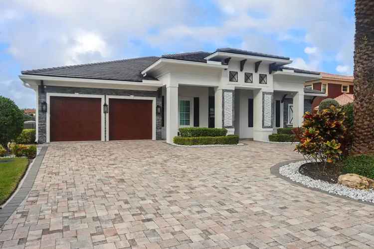 Single-family house For Sale in Boca Raton, Florida