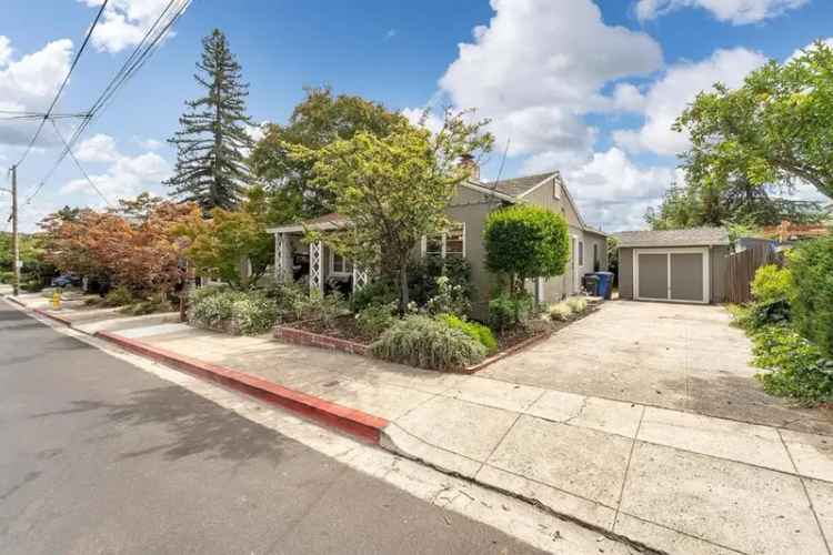 Single-family house For Sale in 131, Olive Street, Los Gatos, California