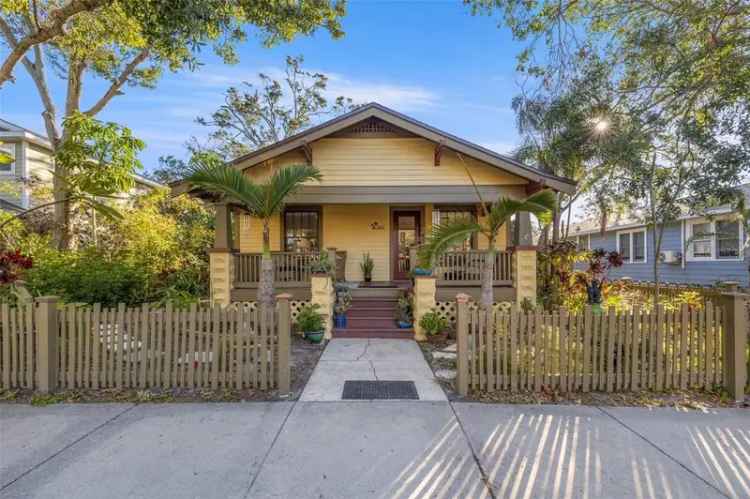 Single-family house For Sale in 1001, 13th Street North, Saint Petersburg, Florida