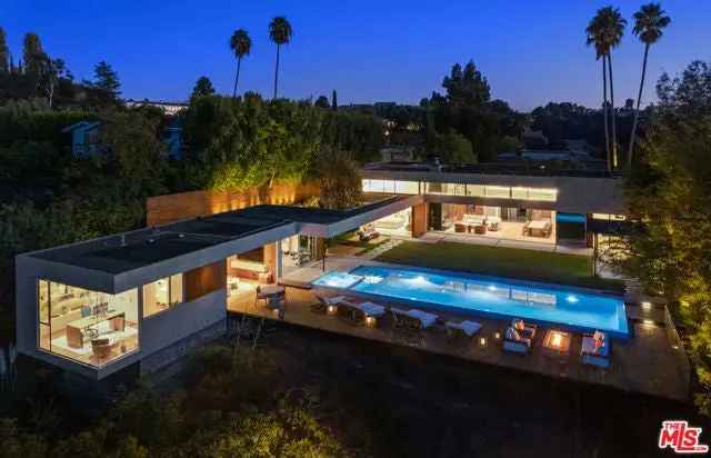 Single-family house For Sale in 9621, Arby Drive, Beverly Hills, California