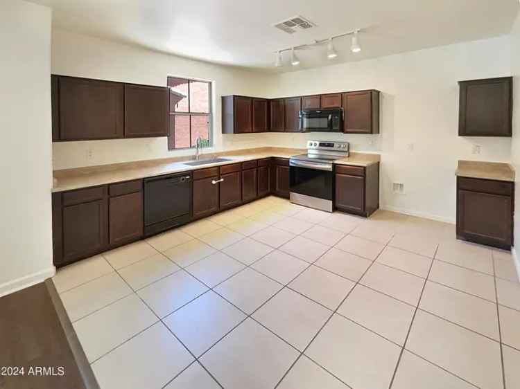 Single-family house For Sale in Phoenix, Arizona