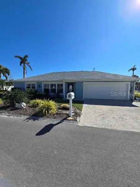 Single-family house For Sale in 618, Jungle Queen Way, Longboat Key, Florida