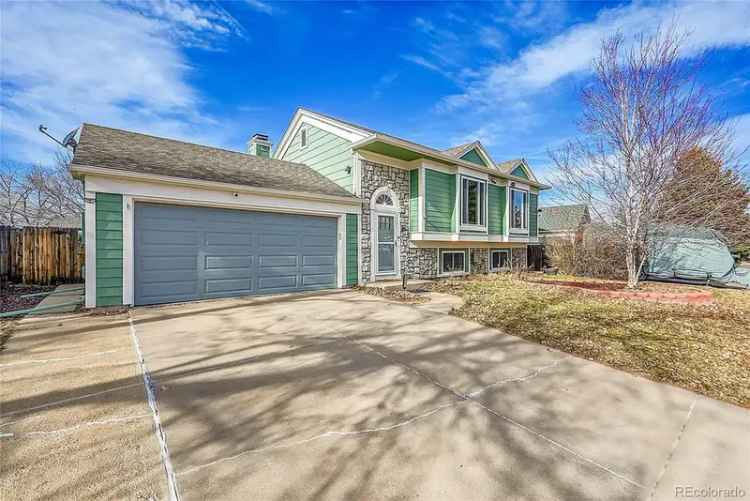 Single-family house For Sale in 5737, South Odessa Street, Centennial, Colorado