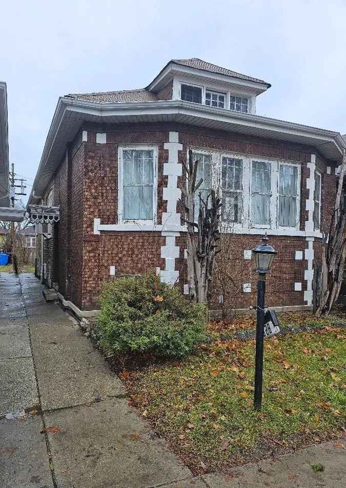 Single-family house For Sale in 1528, East 85th Street, Chicago, Illinois