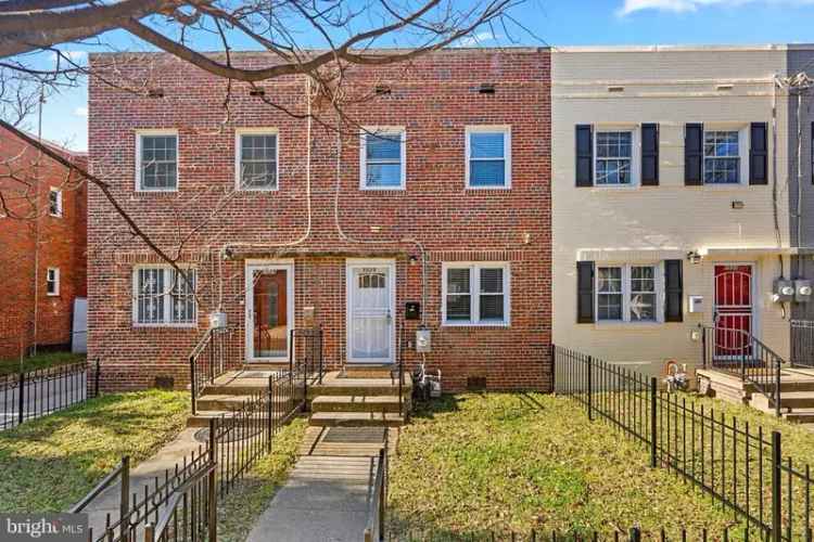 House For Sale in 1523, 1st Street Southwest, Washington, District of Columbia