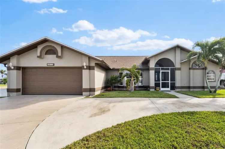 Single-family house For Sale in 3511, Southwest 5th Place, Cape Coral, Florida