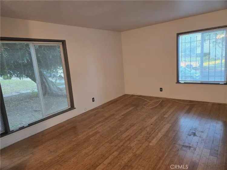 Condo For Sale in Los Angeles, California