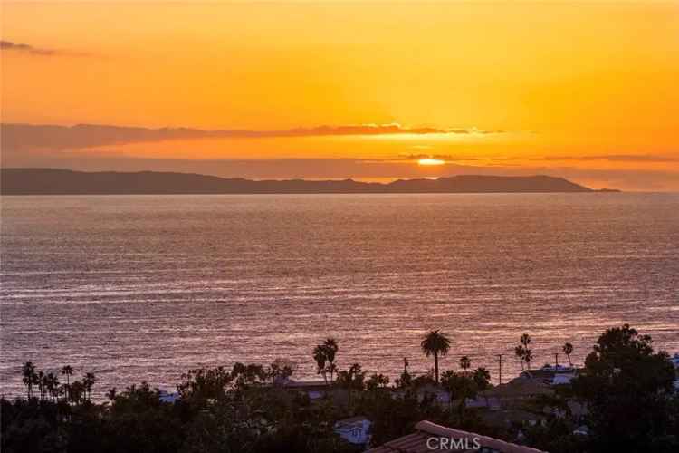 Single-family house For Sale in 830, Temple Hills Drive, Laguna Beach, California