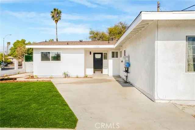 Single-family house For Sale in 11323, Arminta Street, Los Angeles, California