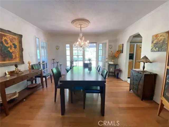 Single-family house For Sale in 5323, Del Moreno Drive, Los Angeles, California