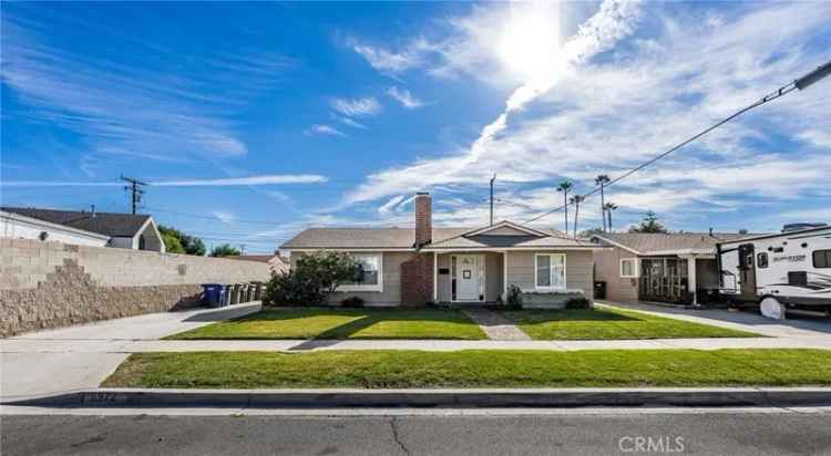 Single-family house For Sale in 6972, San Diego Drive, Buena Park, California