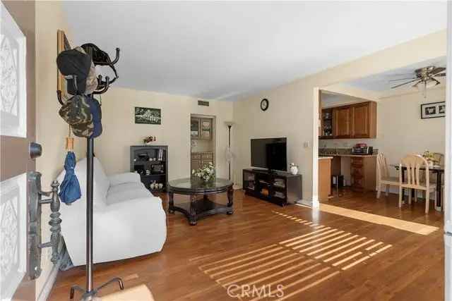 Single-family house For Sale in 1041, West 252nd Street, Los Angeles, California