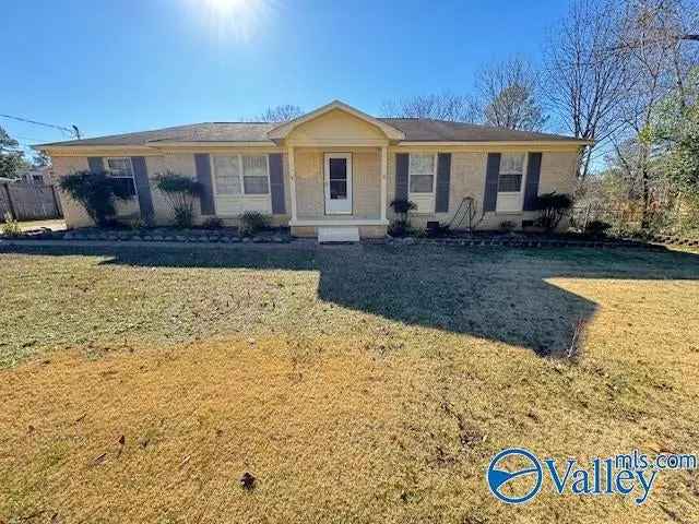 Single-family house For Sale in 416, Curtis Drive Southeast, Huntsville, Alabama