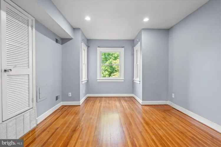 Multi-family house For Sale in 214, 13th Street Southeast, Washington, District of Columbia