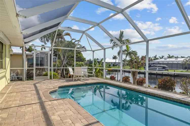 Single-family house For Sale in 994, Messina Drive, Punta Gorda, Florida