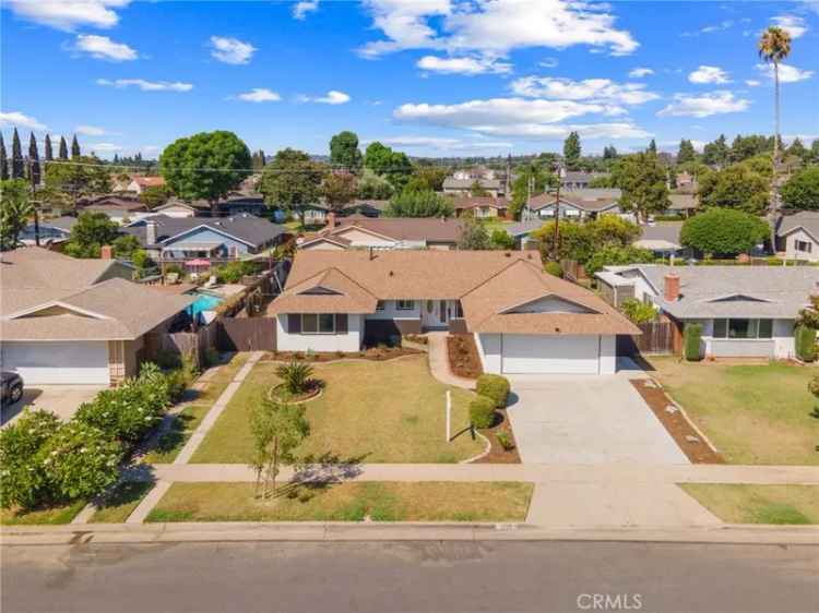 Single-family house For Sale in 2113, Hamer Drive, Placentia, California