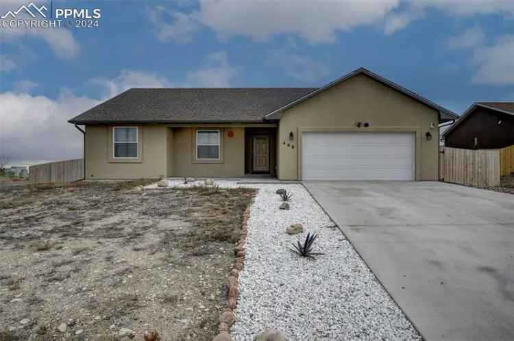 Single-family house For Sale in Pueblo West, Colorado