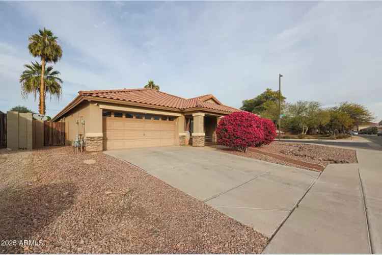 Single-family house For Sale in 16204, West Hilton Avenue, Goodyear, Arizona